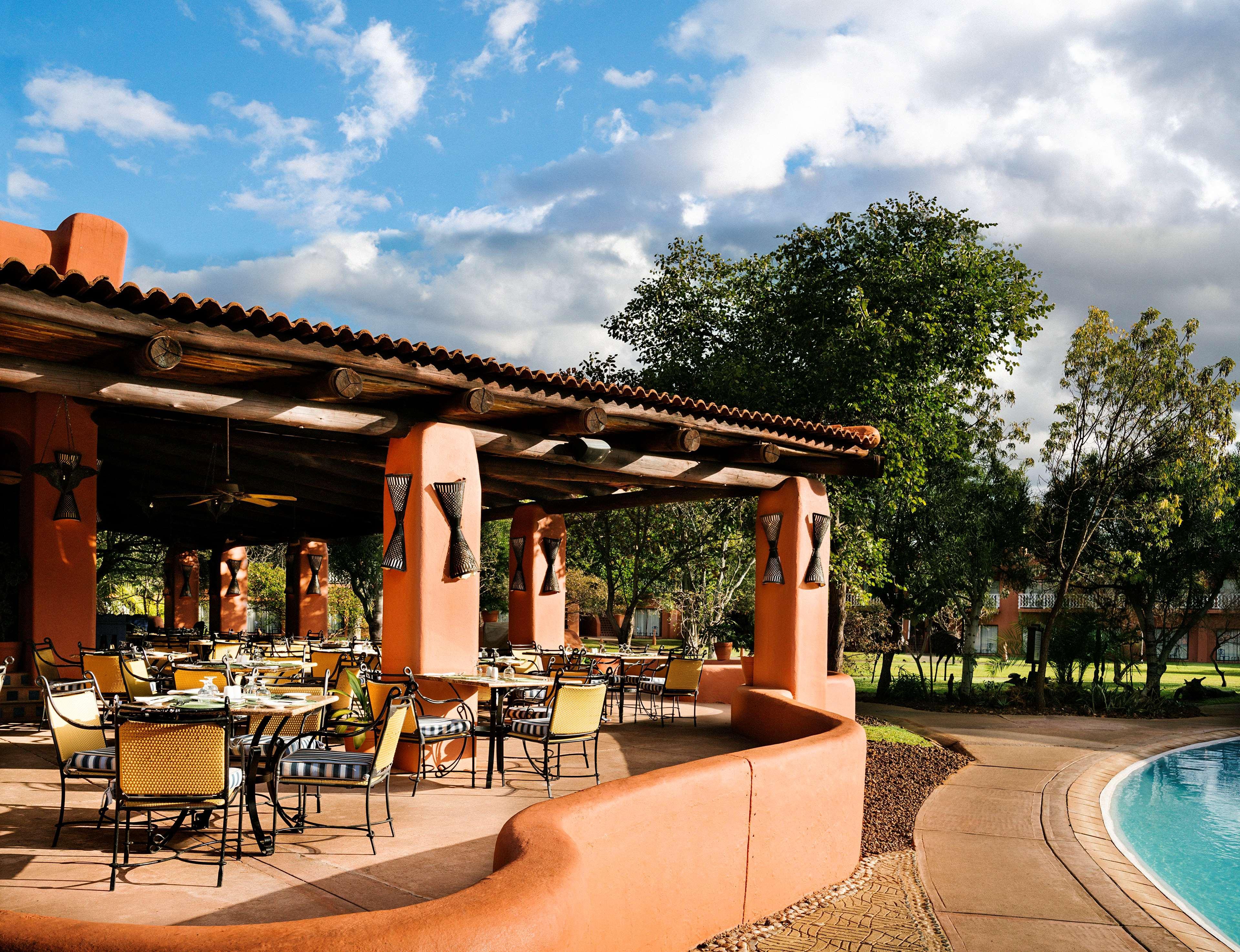Avani Victoria Falls Resort Livingstone Exteriör bild