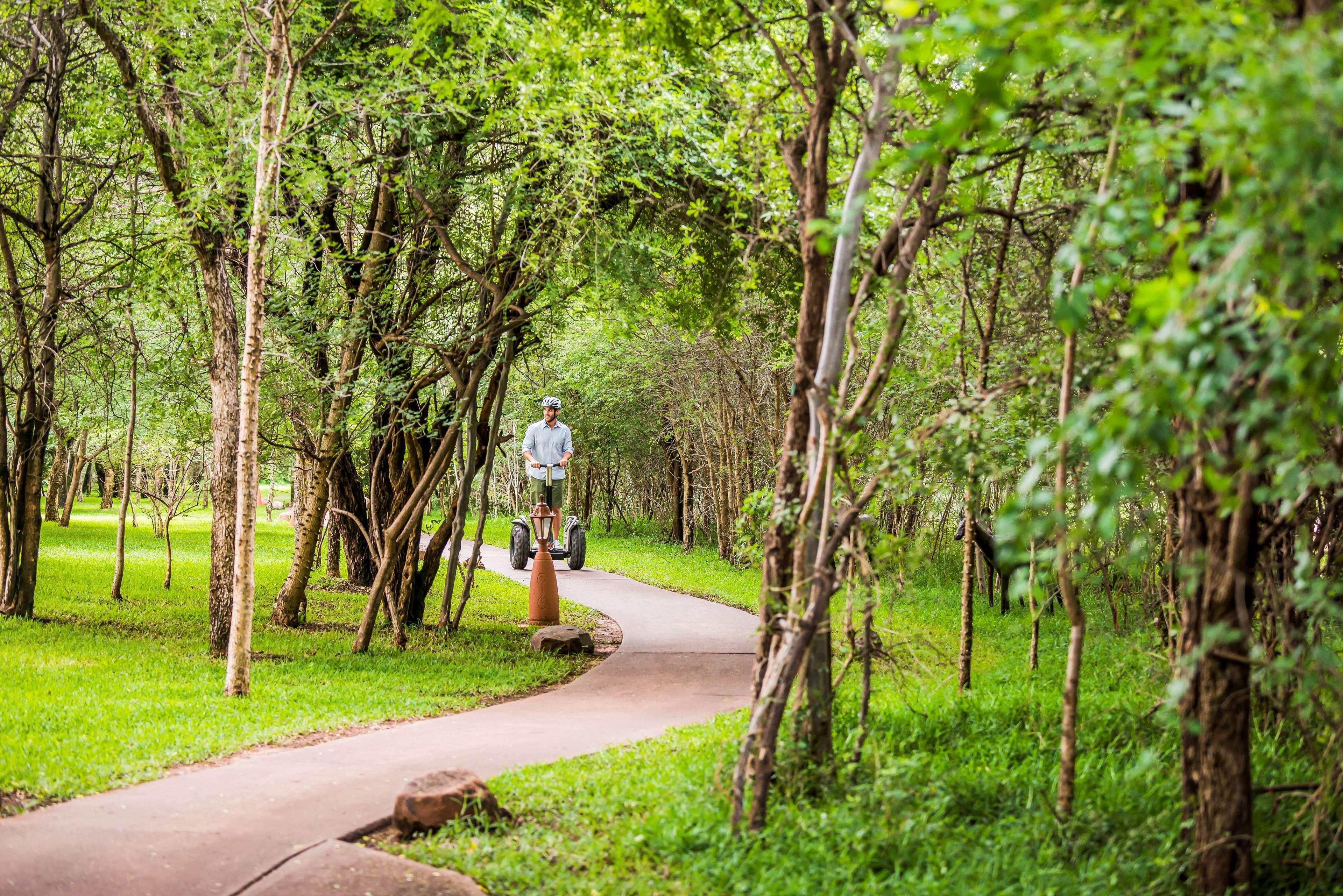 Avani Victoria Falls Resort Livingstone Exteriör bild